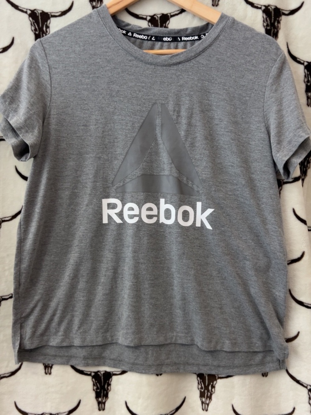Reebok Gray Logo Short Sleeve Athletic Tee Women’s Size M